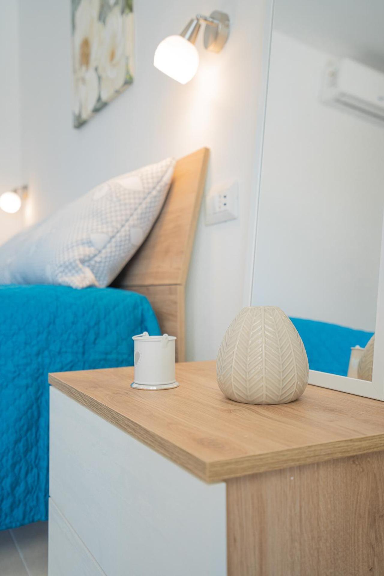 Ambra Holiday Rooms - Rooms & Beach San Teodoro  Exterior photo